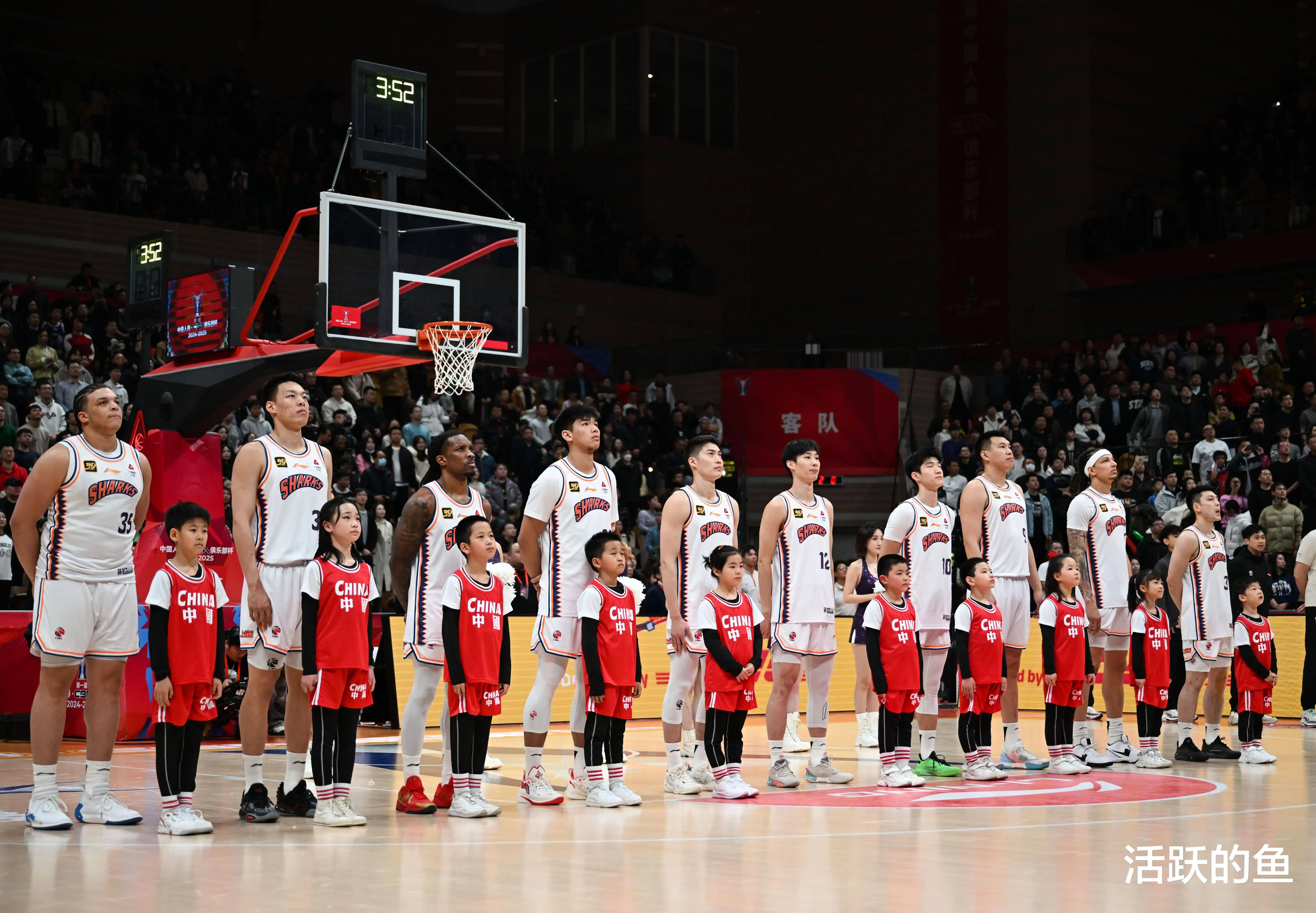 集结日突围战来临，深圳男篮围绕法国杯刷新队史纪录，悬念犹存，阵容厚度经受考验(今日cba总决赛g3大战回顾激战四节)