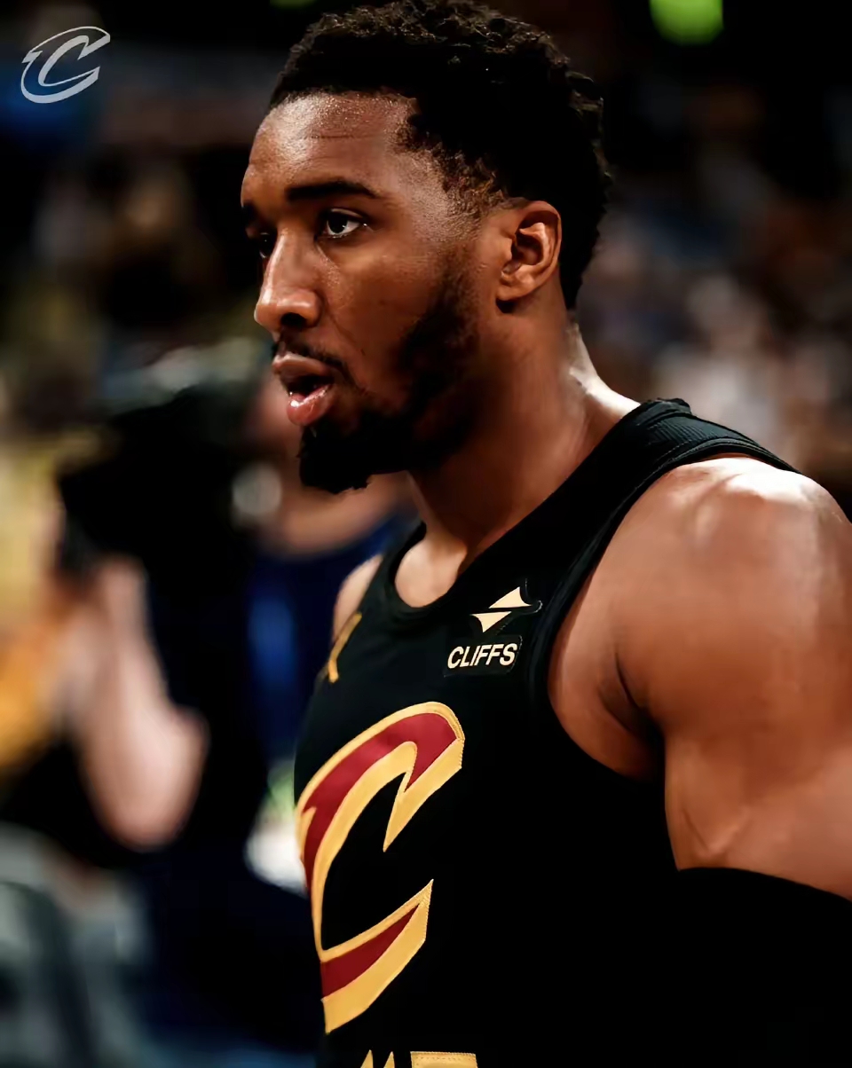  克里夫兰骑士迎荷甲关键赛，关键时刻门线救险，压力陡增，纪律约束更严格